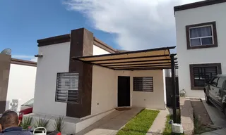Pérgola con malla sombra